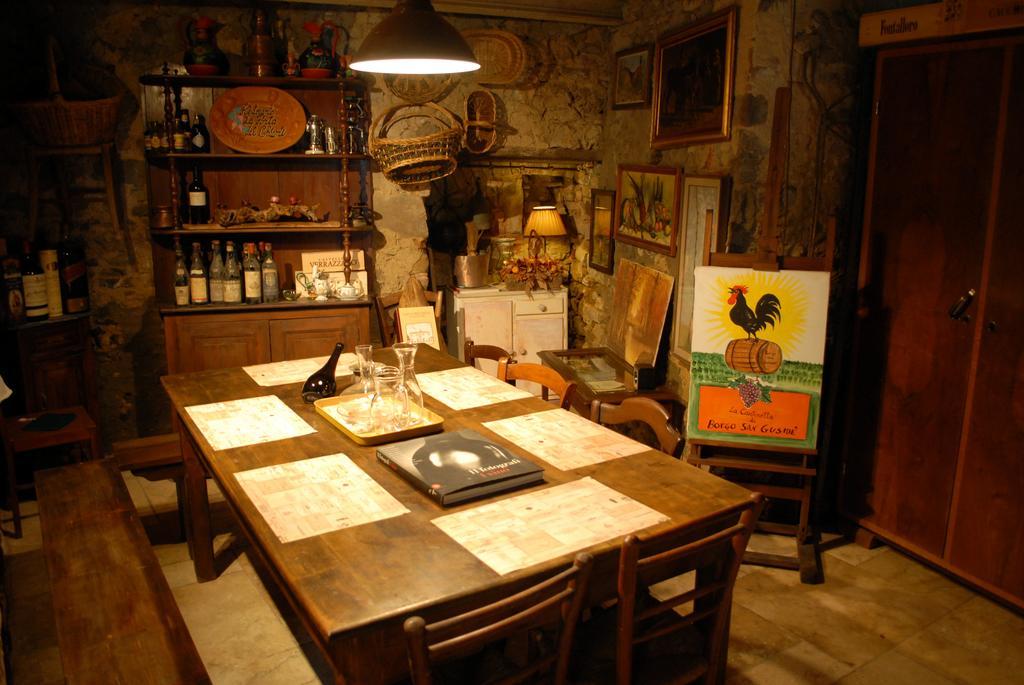 Borgo San Gusme Apartment ภายนอก รูปภาพ
